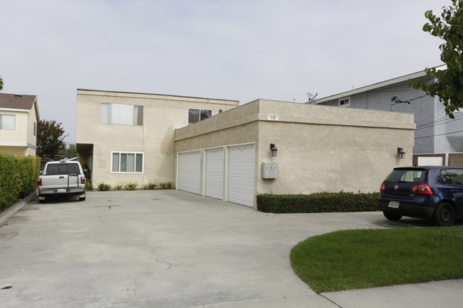 715 Williams Ave in Huntington Beach, CA - Building Photo - Building Photo