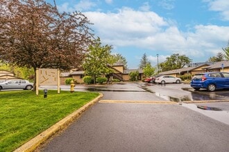 933 N Rose St in Phoenix, OR - Building Photo - Building Photo