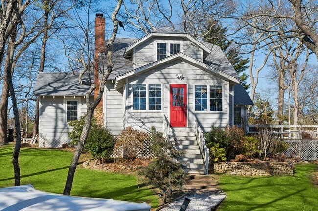 property at 6 PRIVATE Row