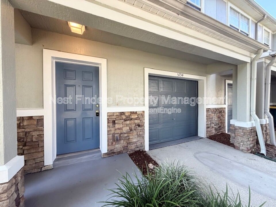 5794 Sandstone Way in Jacksonville, FL - Building Photo