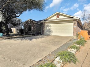 1032 Tudor House Rd in Pflugerville, TX - Building Photo - Building Photo