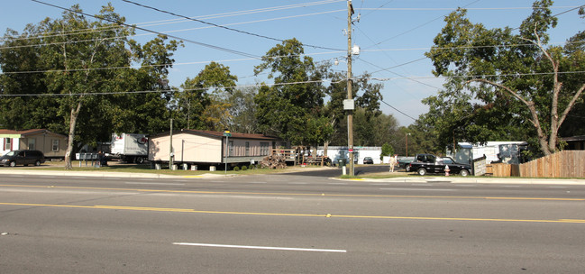 Pine South Manor in North Augusta, SC - Building Photo - Building Photo