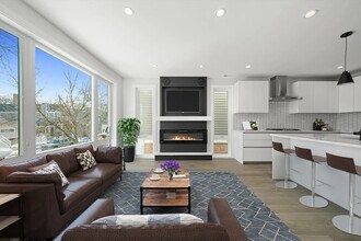 4222 N Bernard St in Chicago, IL - Building Photo - Building Photo