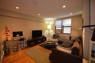 69 Bennett Ave in New York, NY - Building Photo - Building Photo