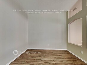 5918 Montford Dr in Zephyrhills, FL - Building Photo - Building Photo