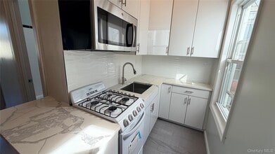 97-16 Metropolitan Ave in Queens, NY - Building Photo - Building Photo