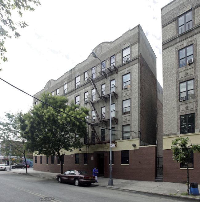 266 E 169th St in Bronx, NY - Building Photo - Building Photo