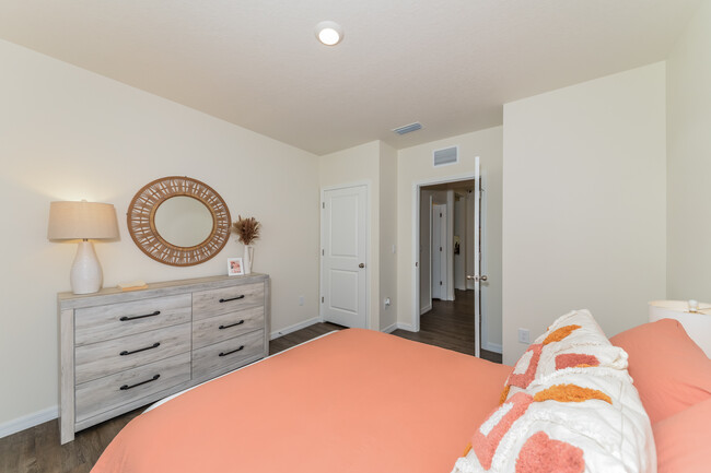 Grove Pointe in Palmetto, FL - Building Photo - Building Photo