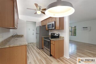 174 Amberly Dr in Englishtown, NJ - Building Photo - Building Photo
