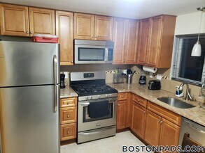 33 Oxford Cir in Belmont, MA - Building Photo - Building Photo