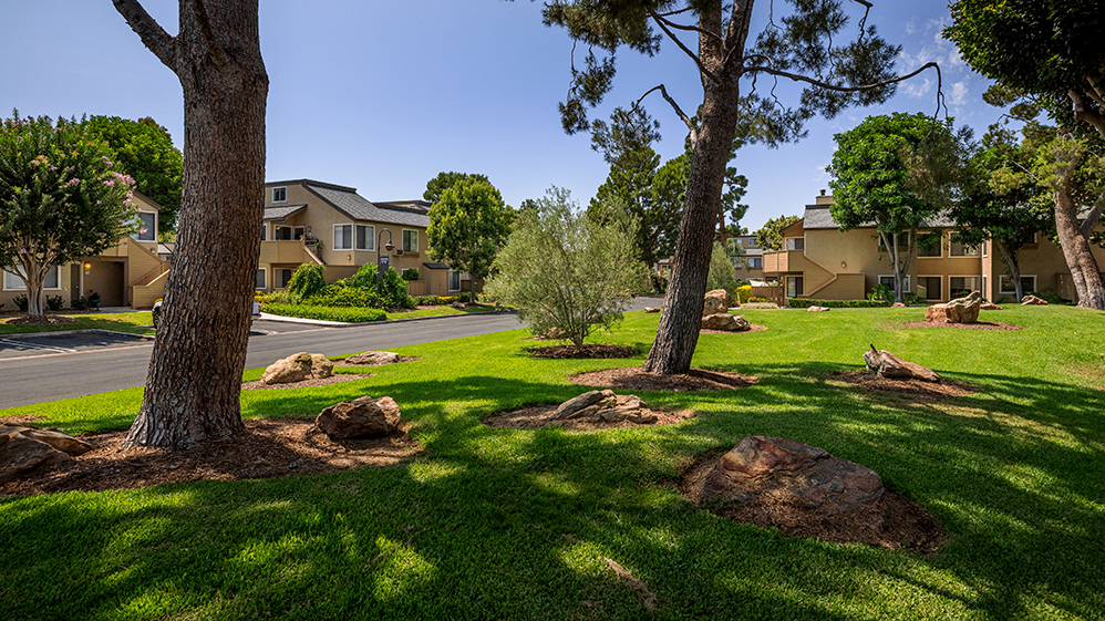 Woodbridge in Irvine, CA - Foto de edificio