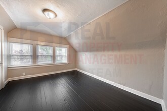 11702-11704 Saywell Ave in Cleveland, OH - Foto de edificio - Building Photo