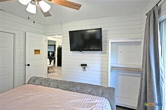 553 Scenic Dr in Canyon Lake, TX - Building Photo - Building Photo