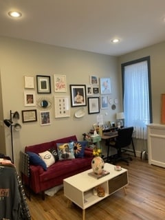 4058 Chestnut St, Unit 2R in Philadelphia, PA - Foto de edificio - Building Photo