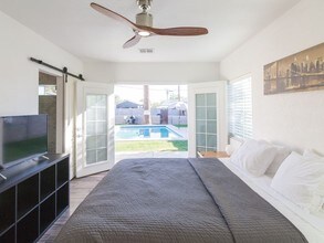 911 W Roma Ave in Phoenix, AZ - Building Photo - Building Photo
