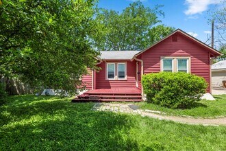 2804 Breeze Terrace in Austin, TX - Building Photo - Building Photo