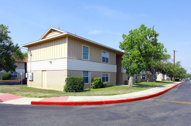 Union Park Apartments in San Antonio, TX - Building Photo - Building Photo