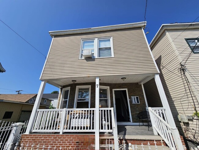 property at 7 Davidson St