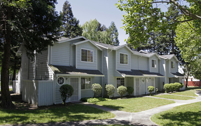 Pacific Heights Townhouse Apartments