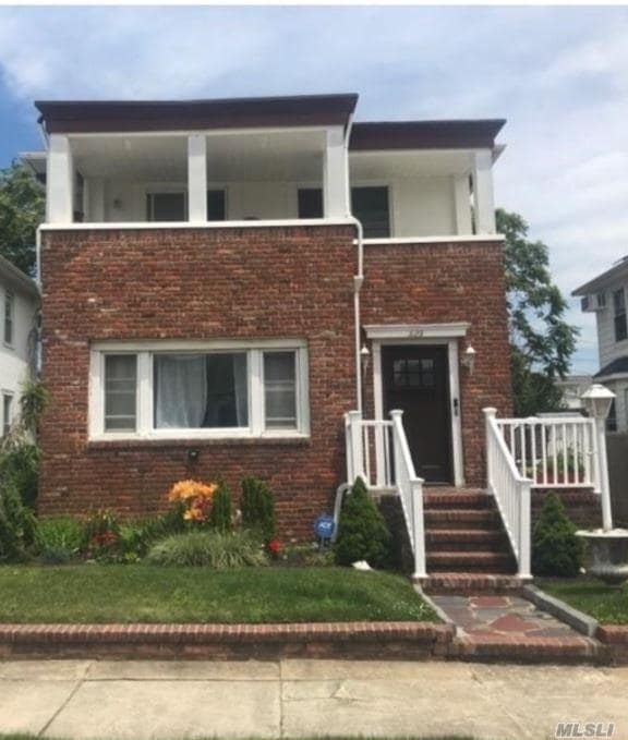 property at 523 W Beech St