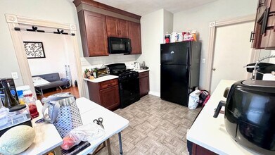 17 Antwerp St, Unit 1 in Boston, MA - Building Photo - Building Photo