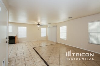 1300 Golden Apple St in Las Vegas, NV - Building Photo - Building Photo