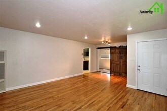 2413 Ramona Pl in Redding, CA - Building Photo - Building Photo