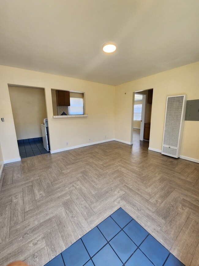 1450 W 220th St, Unit 3 in Torrance, CA - Foto de edificio - Building Photo