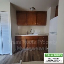 5742 Craig St in Loomis, CA - Foto de edificio - Building Photo