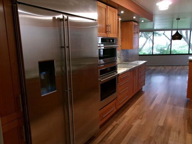 555 Hahaione St-Unit -Commodore in Honolulu, HI - Foto de edificio - Building Photo