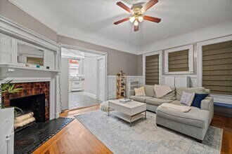 265 Beacon St, Unit 23 in Boston, MA - Building Photo - Building Photo