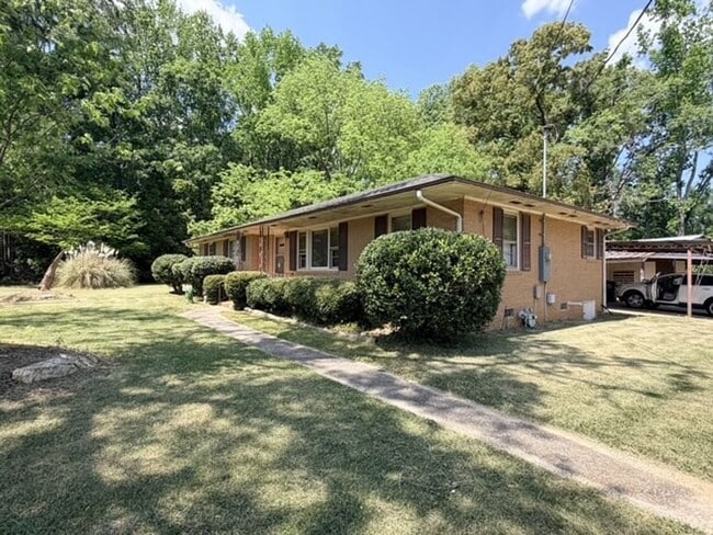 510 Willowbrook Rd in Greenwood, SC - Building Photo - Building Photo