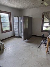 144 Virginia St, Unit b in Wheeling, WV - Building Photo - Building Photo