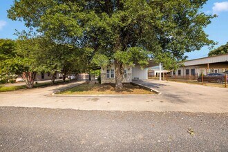 159 Star Ln in Pipe Creek, TX - Foto de edificio - Building Photo