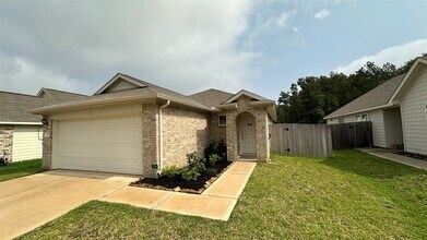 17777 Lionheart Rd in Conroe, TX - Foto de edificio - Building Photo