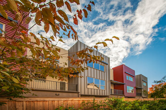 0632 - The Boardwalk in Chico, CA - Foto de edificio - Building Photo