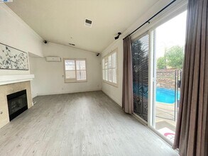 2894 Lenzie Ct in Brentwood, CA - Building Photo - Building Photo