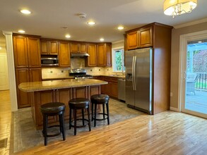 15720 NE 53rd St in Redmond, WA - Building Photo - Building Photo