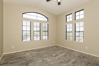 2432 W Dusty Wren Dr in Phoenix, AZ - Building Photo - Building Photo