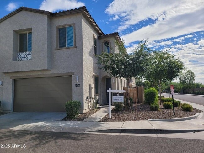 property at 2754 S Apache Dr