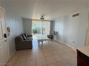 1150 Wildwood Lakes Blvd, Unit 102 in Naples, FL - Building Photo - Building Photo