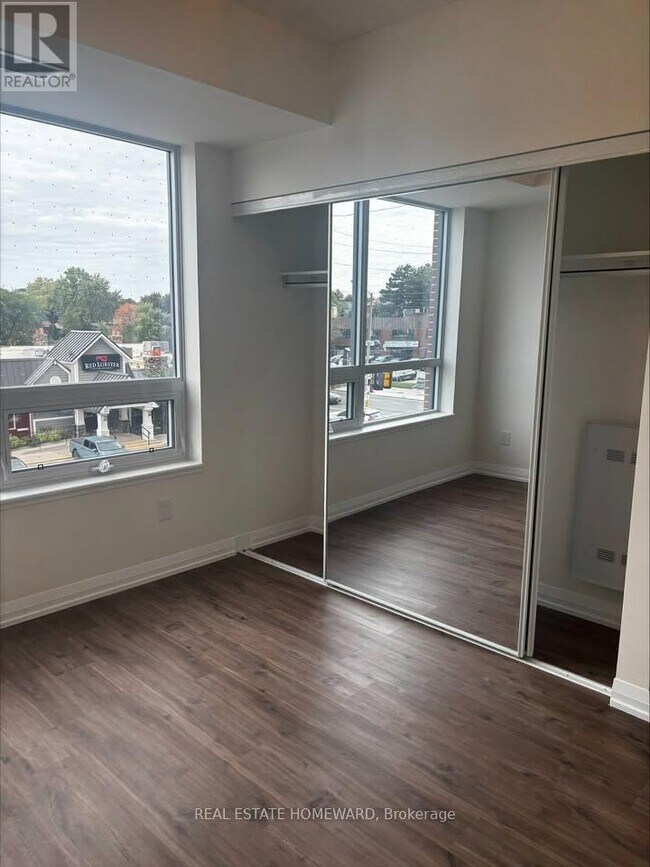3260 Sheppard Ave E in Toronto, ON - Building Photo - Building Photo