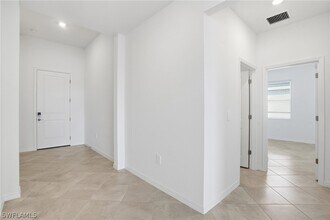 3958 Button Sage Rd in Alva, FL - Building Photo - Building Photo