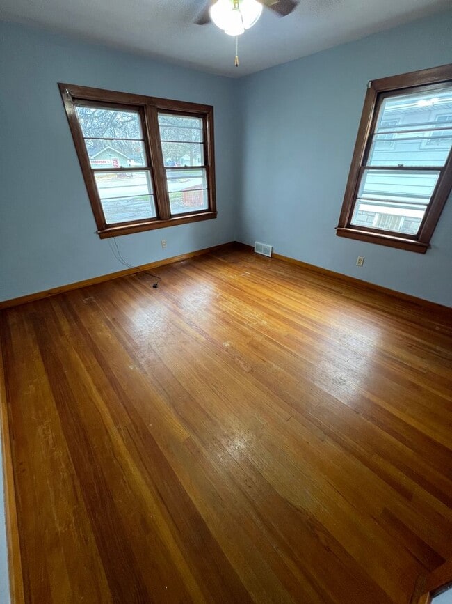 1030 N MacArthur Blvd in Springfield, IL - Building Photo - Building Photo