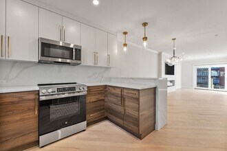 7 Chatham Way in Watertown, MA - Building Photo - Building Photo