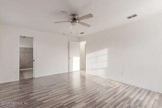 8209 Worm Wood Rd in Jacksonville, FL - Building Photo - Building Photo