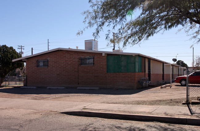 4842-4850 S Liberty Ave in Tucson, AZ - Building Photo - Building Photo