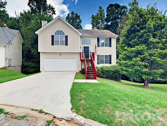 831 Asbury Trail in Lithonia, GA - Foto de edificio - Building Photo