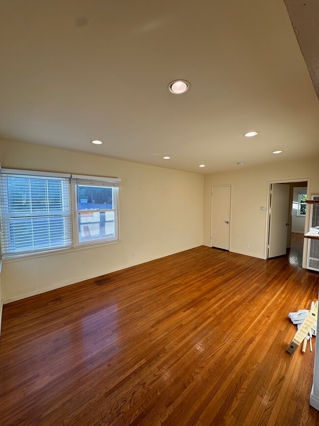 825-829 Grant St in Santa Monica, CA - Building Photo - Building Photo