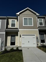 33 Paddington St in Falling Waters, WV - Building Photo